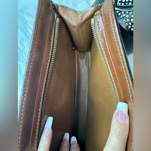Authentic Louis Vuitton pochette homme